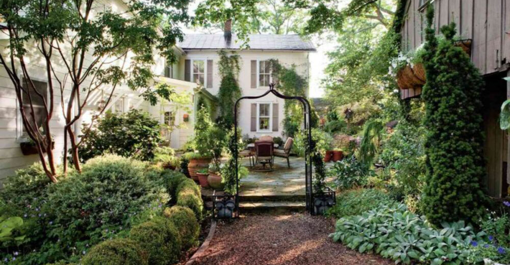 6 Front Entrance Features That Are Always Eyesores According To Designers - Decor Hint