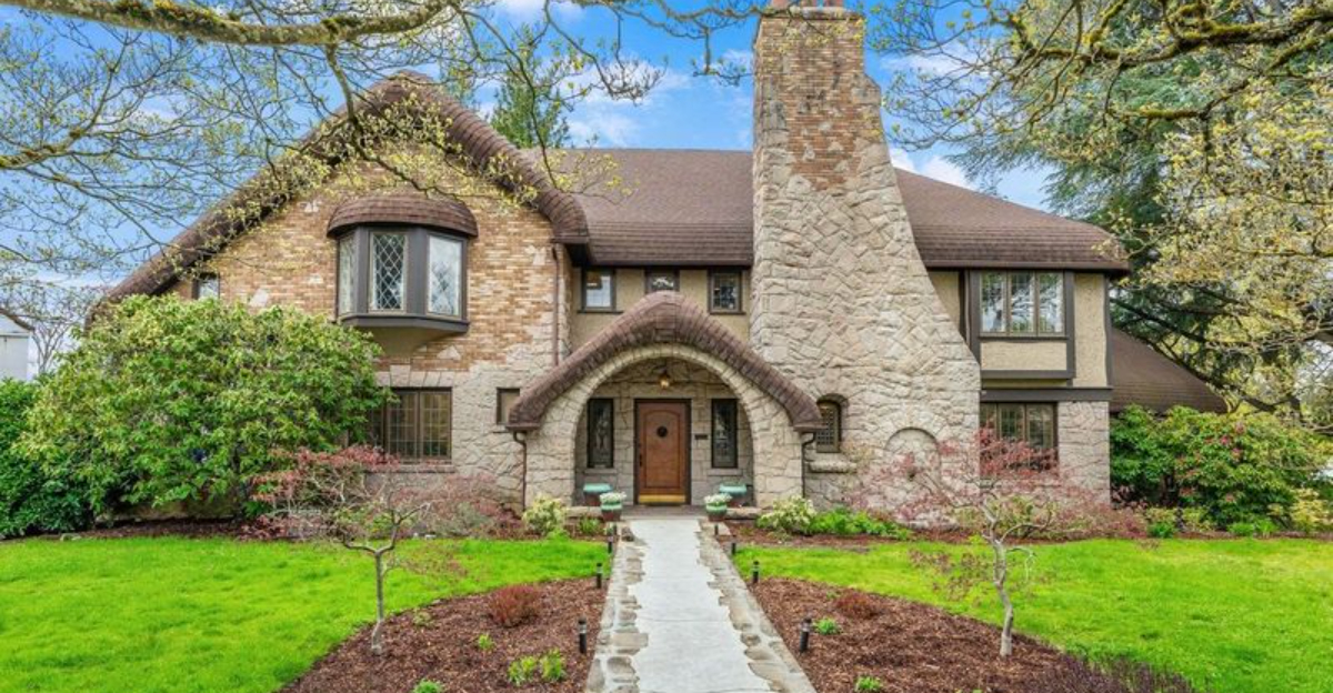 7 Timeless Curb Appeal Styles That Still Define Oregon's Most Iconic Neighborhoods - Decor Hint 7 Timeless Curb Appeal Styles That Still Define Oregons Most Iconic Neighborhoods - Decor Hint