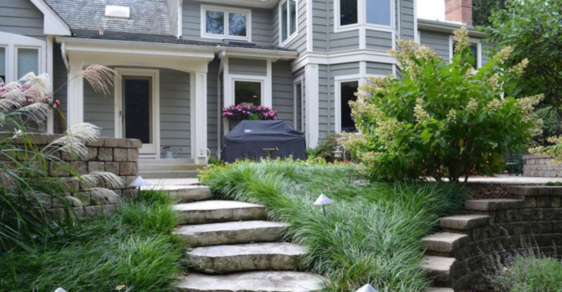 8 Classic Curb Appeal Trends From Illinois' Historic Homes, Still Wowing Neighbors In 2025 - Decor Hint 8 Classic Curb Appeal Trends From Illinois’ Historic Homes, Still Wowing Neighbors In 2025