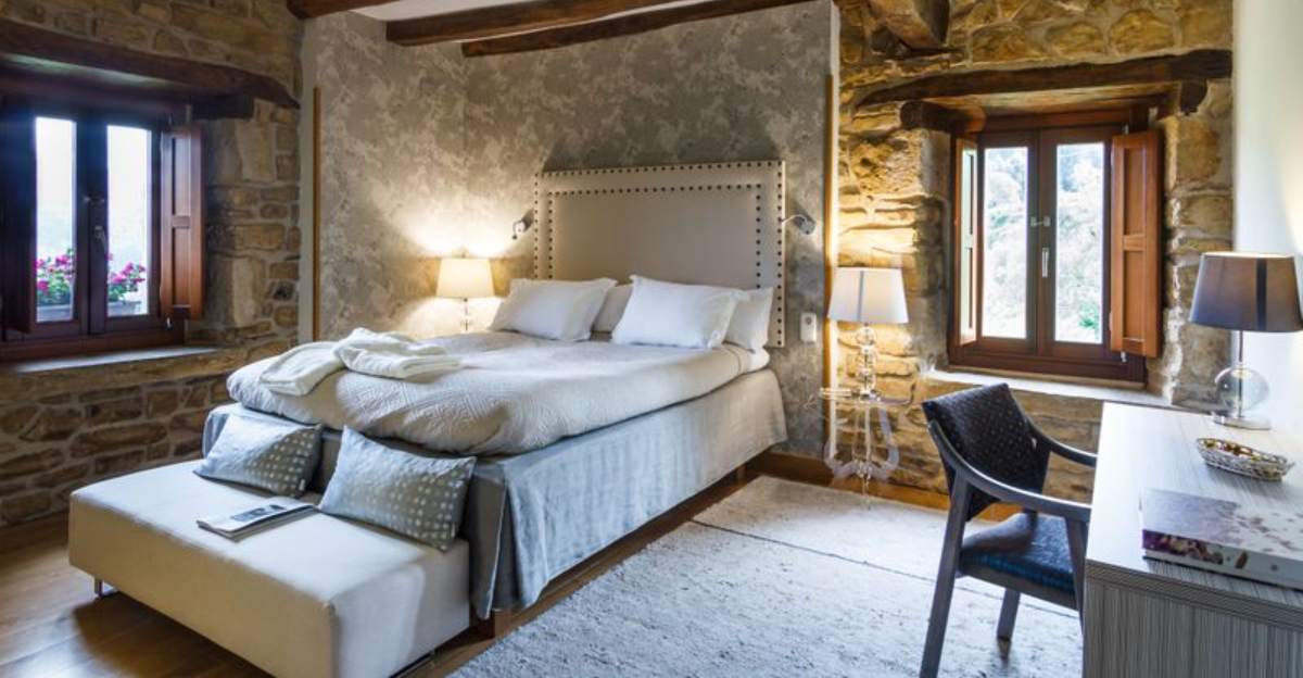 8 Decorating Tricks Minimalists Swear By To Keep Small Spaces Airy And Stylish - Decor Hint
