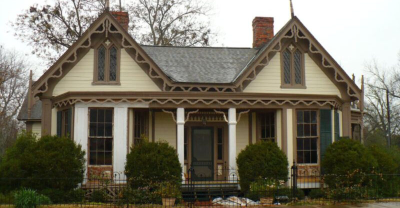 8 Value-Tanking Homes Of 2025, And 3 That Are Just As Hopeless