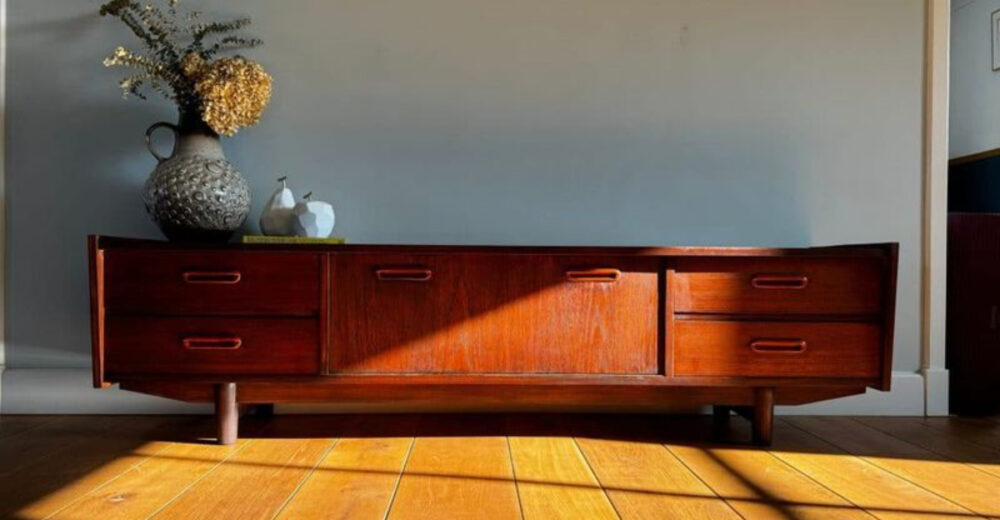 9 Antiques In Olympia Homes That Could Sell Big And 4 That Have Lost Their Luster 1 - Decor Hint