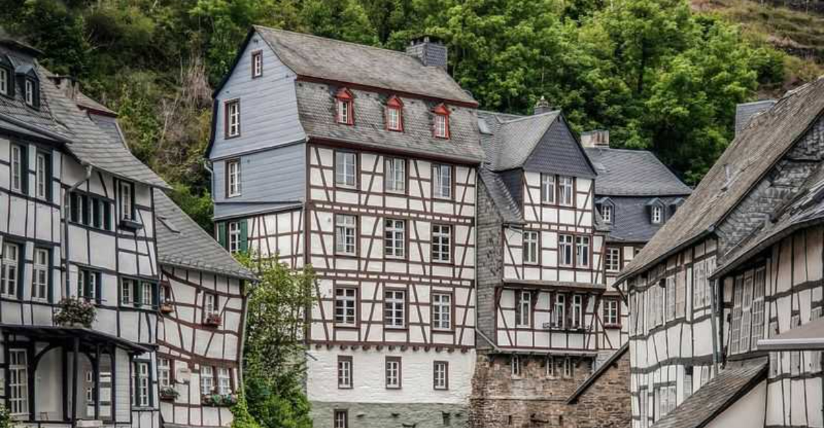 9 Vintage Houses That Still Look Exactly Like They Did Years Ago - Decor Hint 9 Vintage Houses That Still Look Exactly Like They Did Years Ago - Decor Hint