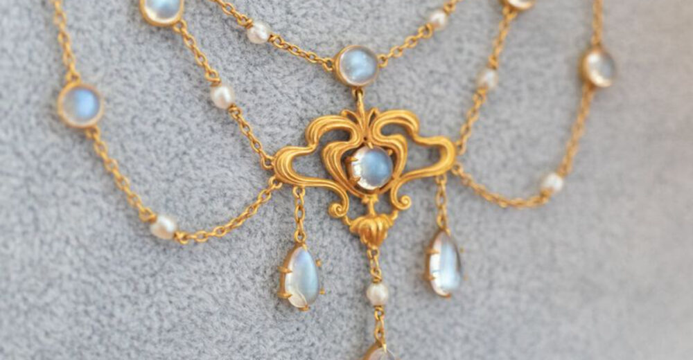 Dig Through Attics For 13 Early 1900s Gems That Minnesota Experts Say Can Fetch Thousands - Decor Hint