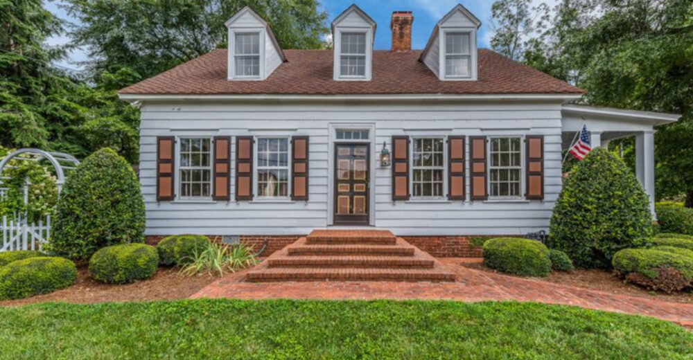 Exploring Mariettas History Through 13 Beautifully Preserved Home Exteriors - Decor Hint