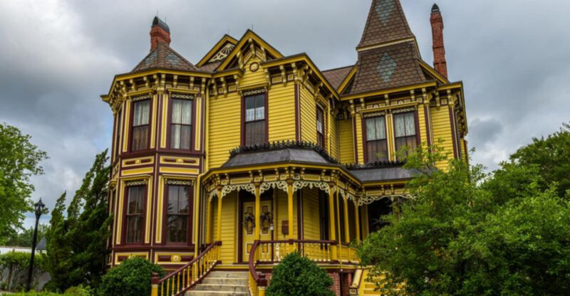 Inside 22 Historic Virginia Homes That Feel Frozen In Time