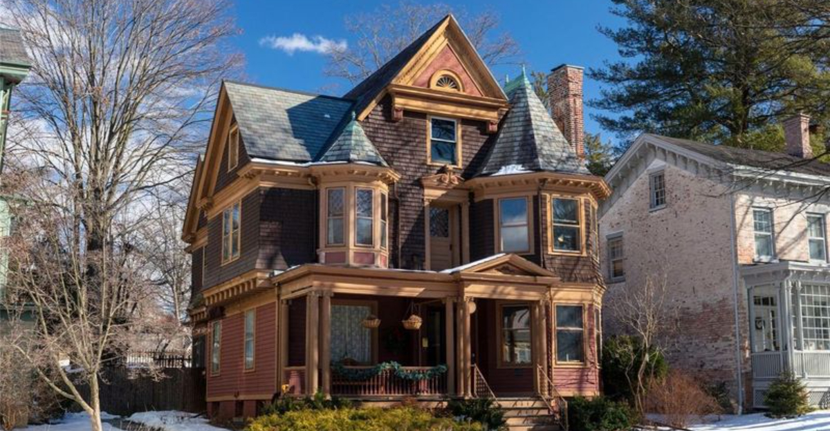 Inside A 1899 Queen Anne Victorian In Poughkeepsie With Stained Glass And Intricate Woodwork - Decor Hint Inside A 1899 Queen Anne Victorian In Poughkeepsie With Stained Glass And Intricate Woodwork - Decor Hint
