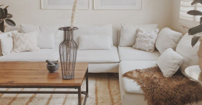 Texas Living Rooms: 8 Couch Colors That Need To Go And 8 That Steal The Show