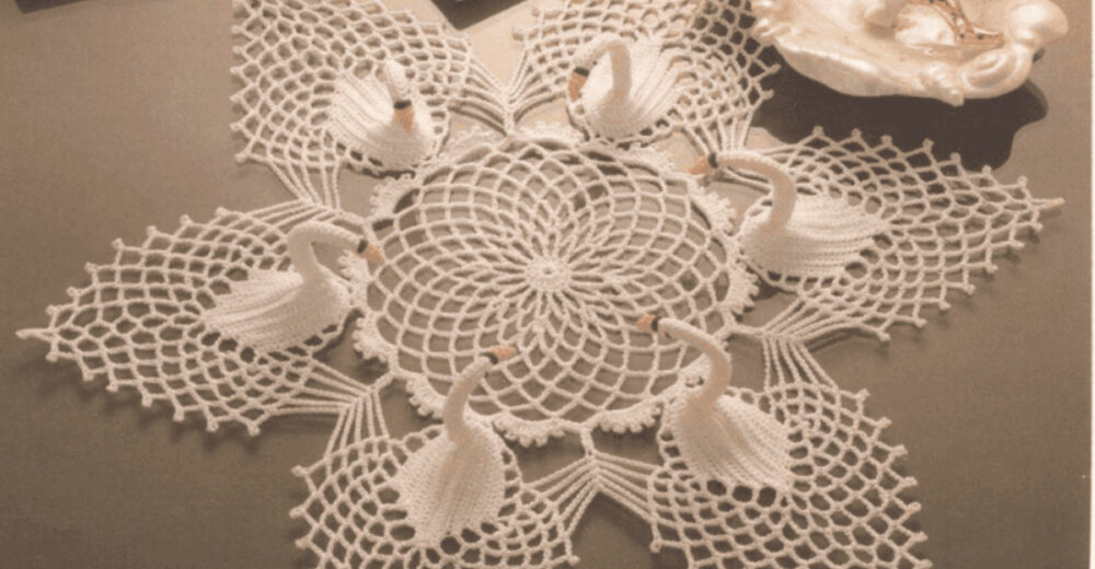 The Old Vintage Decor Trend Making A Stylish Comeback In Homes Today - Decor Hint