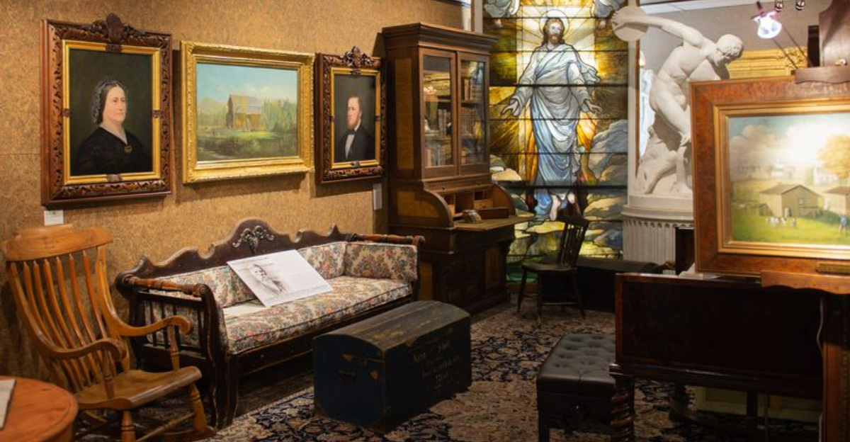 Why These Vintage Pieces Still Define Utahs Furniture Trends - Decor Hint