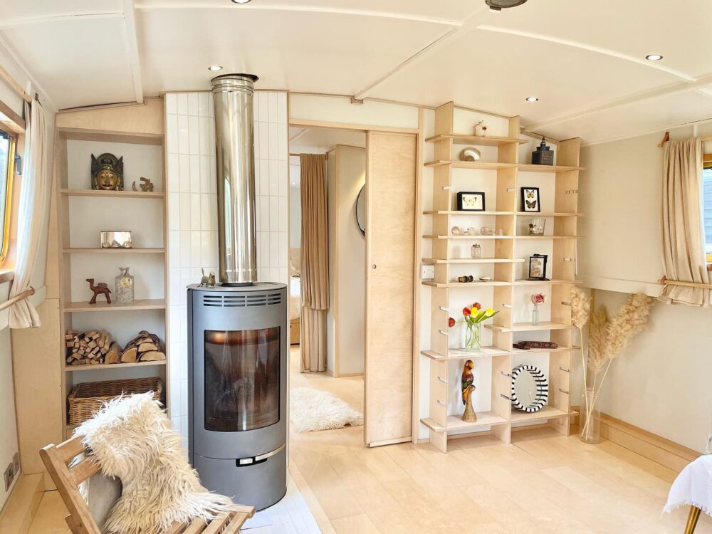 Pretty In Pink: Inside The Ophelia Houseboat’s Bold And Beautiful Bathroom - Decor Hint Living Area Décor And Layout