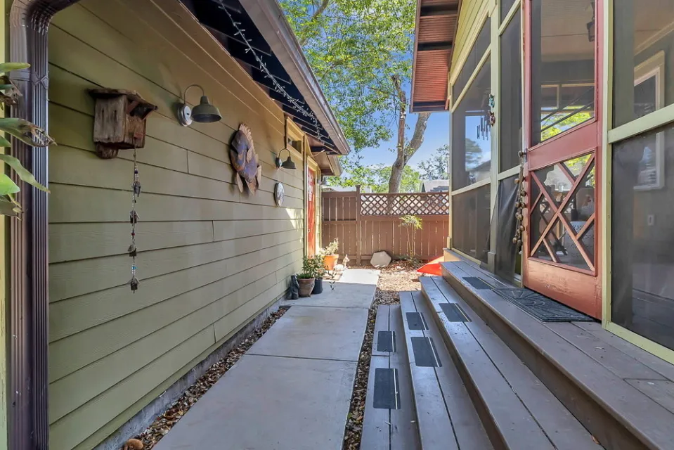 Family Turns Garage Into $69K Apartment So Son Can Launch Startup Rent-Free - Decor Hint Ingenious Design Touches