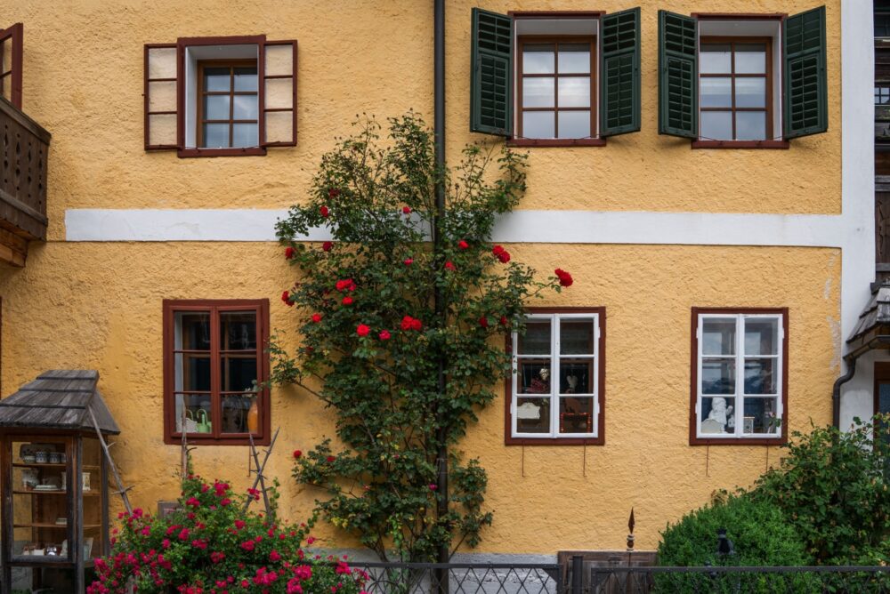 1. Stucco Facades - Decor Hint