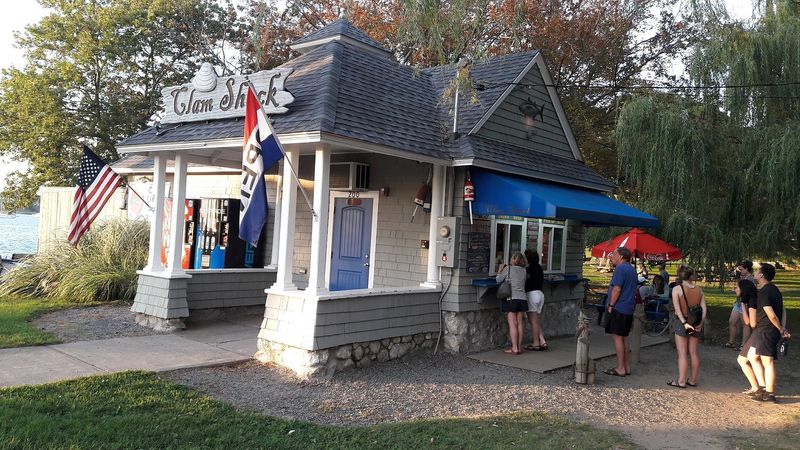 10 Hidden Seafood Shacks In Massachusetts Only Locals Know - Decor Hint Clam Shack Salem – A Witch City Wonder