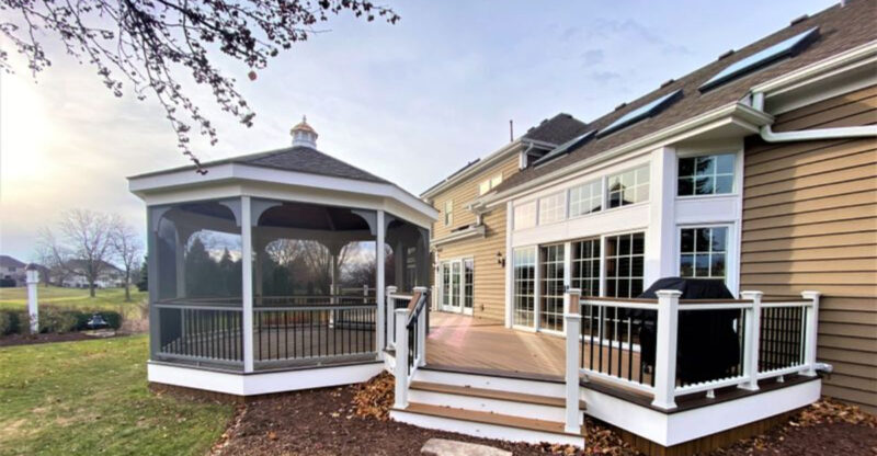 10 Illinois Screened Porches Ideal For Watching Fireflies
