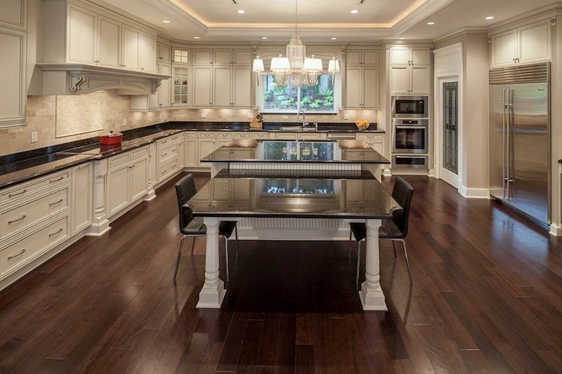 10 Kitchen Design Mistakes Common In Mississippi Homes - Decor Hint Cramped Island Placement
