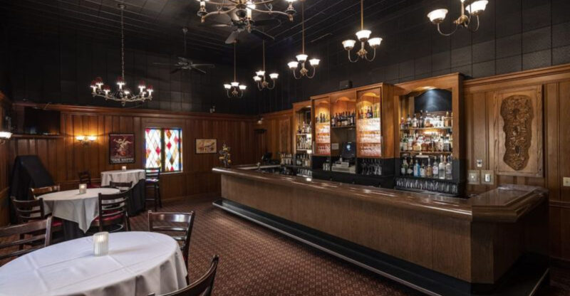 10 Minnesota Hotdish Cafes Warm Enough For Winter Nights