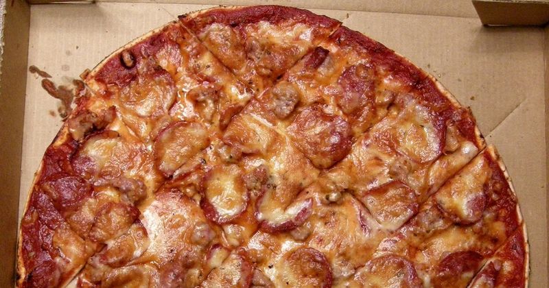 10 Missouri Pizza Spots Proving Simple Can Be Delicious - Decor Hint Imo's Pizza – St. Louis (Multiple Locations)
