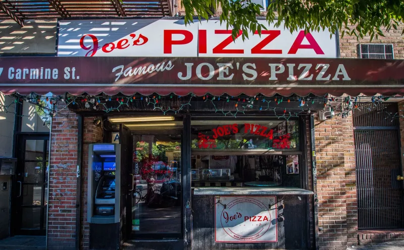 10 New York Slice Shops That Still Fold Just Right - Decor Hint Joe's Pizza - Greenwich Village Classic