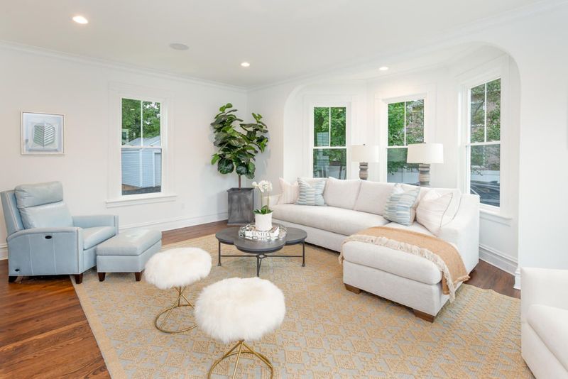 10 Sofa Color Mistakes LA Homeowners Are Regretting In 2025 - Decor Hint Blinding White in Sunny Rooms