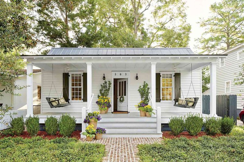 10 South Carolina Porches Designed For Outdoor Living - Decor Hint Classic Single House Porch