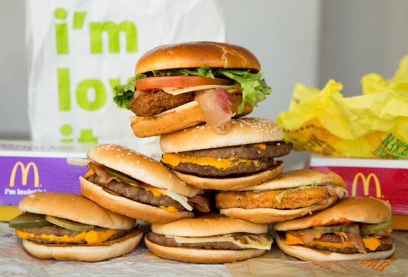 10 Wallet-Friendly Fast-Food Chains Popular In Illinois - Decor Hint McDonald's Golden Arches of Savings