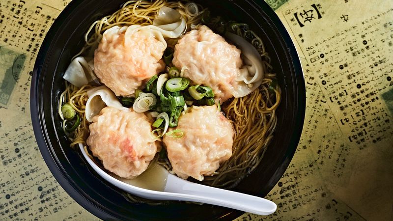 Maxi's Noodle: Wonton Wonderland