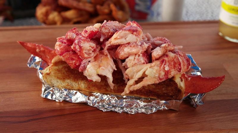11 Maine Lobster Roll Stands Worth The Detour - Decor Hint Red's Eats In Wiscasset