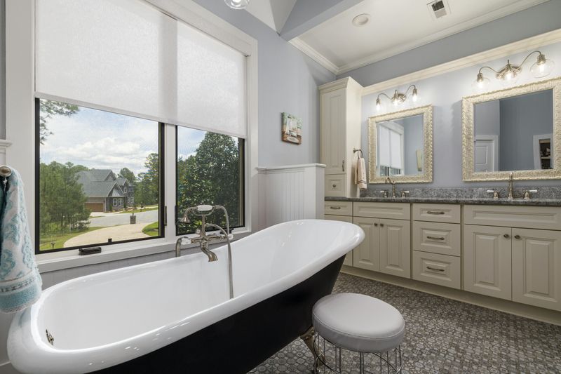 11 Master Bathroom Ideas That Add A Luxurious Touch - Decor Hint Freestanding Soaking Tub