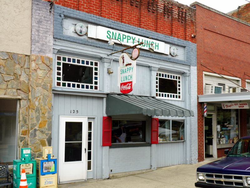 11 North Carolina Drive-Ins Serving Up Timeless Carhop Favorites - Decor Hint Snappy Lunch