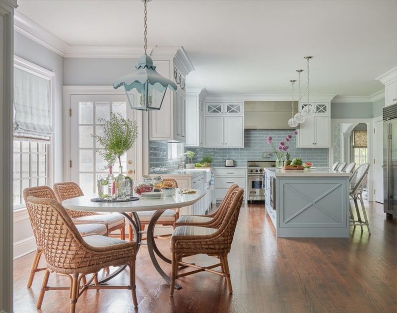 11 Paint Colors San Diego Designers Keep Coming Back To - Decor Hint Ocean Mist Blue