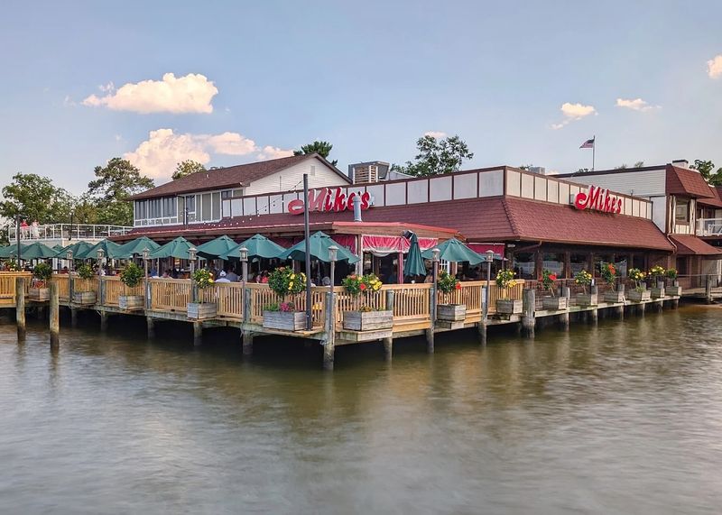 12 Maryland Crab Houses Full Of Summer Flavor - Decor Hint Mike's Crab House: Waterfront Wonder Since 1958