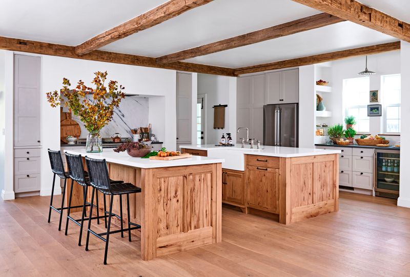 12 Nebraska Farmhouse Kitchens That Work As Hard As They Look - Decor Hint The Rustic Oak Haven