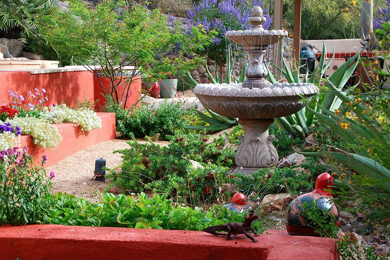 12 Nevada Courtyard Fountains That Keep Things Cool - Decor Hint Classic Spanish-Style Fountain
