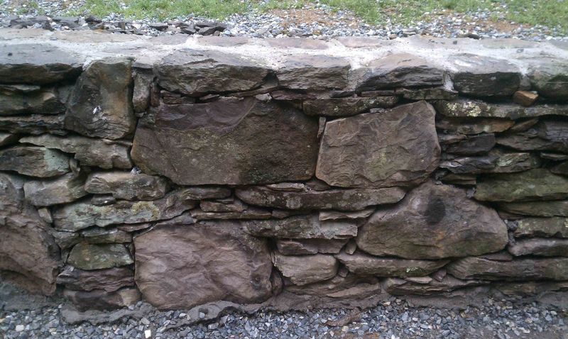 13 Pennsylvania Stone Walls That Make A Yard Feel Forever - Decor Hint Colonial Fieldstone Borders