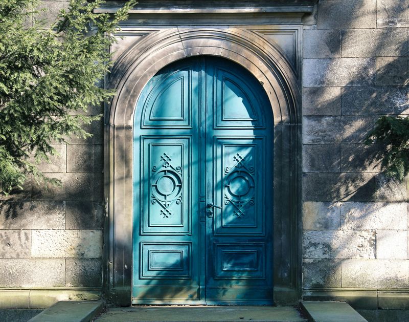 11 Ways You Can Give Your Old Home A Fresh Feel - Decor Hint Paint Your Front Door A Bold Color