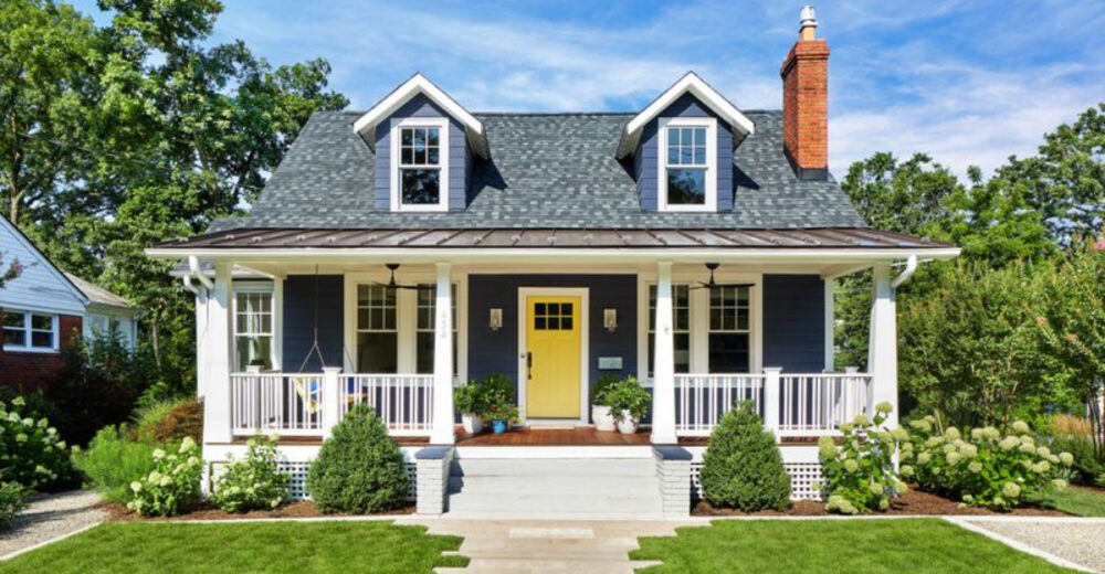 15 Front Porch Looks Making Iowa Homes Stand Out - Decor Hint