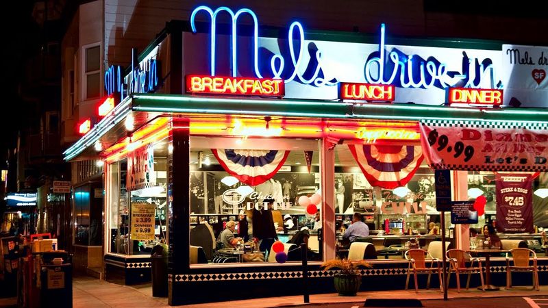 15 Old-School Diners In The US That Take You Back In Time - Decor Hint Mel's Drive-In, San Francisco