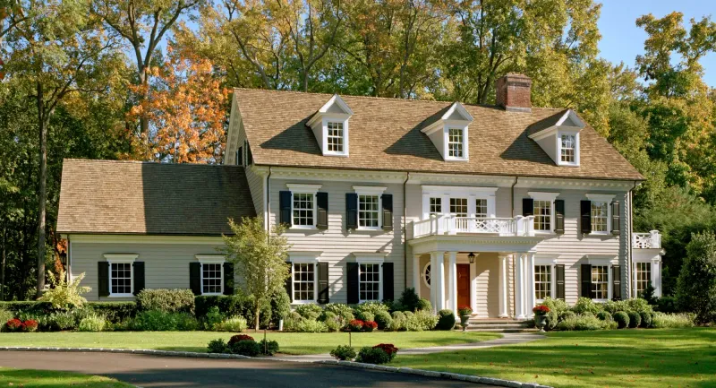 18 Virginia Colonial Details That Still Feel Fresh - Decor Hint Symmetrical Window Arrangements