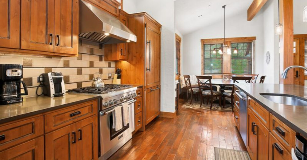 5 Kitchen Colors On Their Way Out In Carlsbad And 5 That Missed The Mark Entirely - Decor Hint