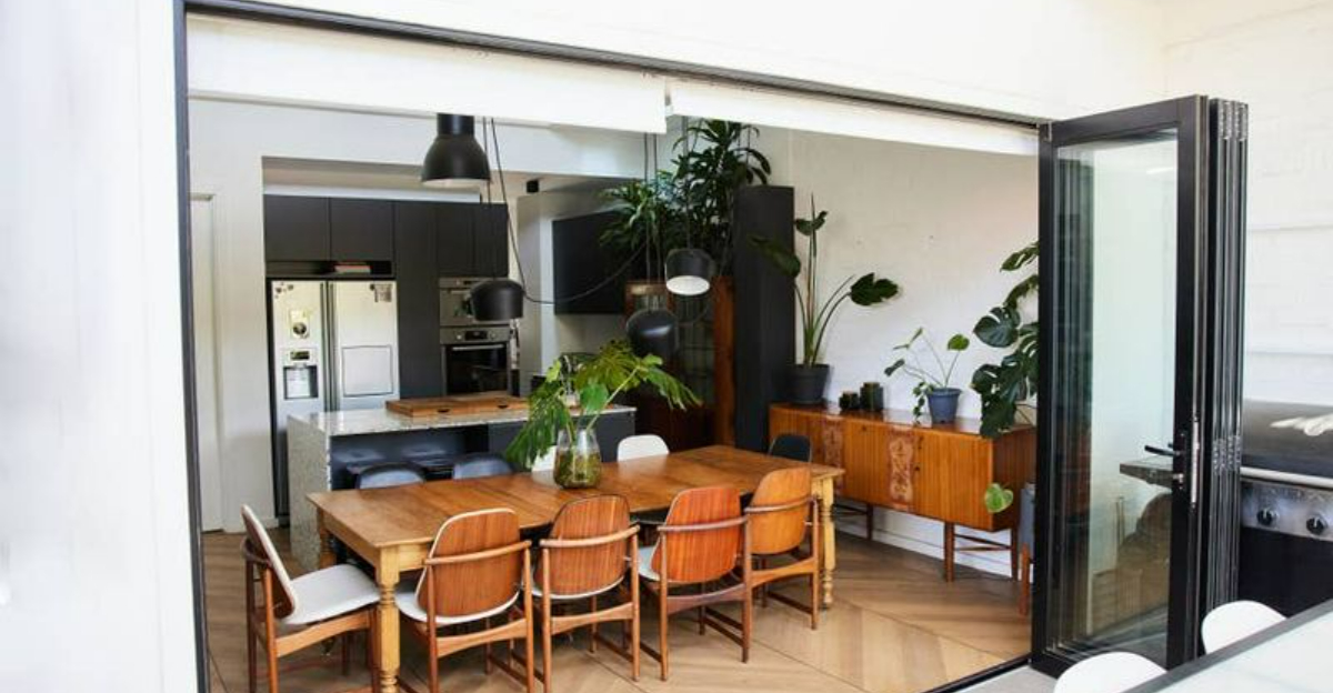 5 Vintage Decor Finds Losing Value In Galena Homes And 2 That Still Shine - Decor Hint 5 Vintage Decor Finds Losing Value In Galena Homes And 2 That Still Shine - Decor Hint