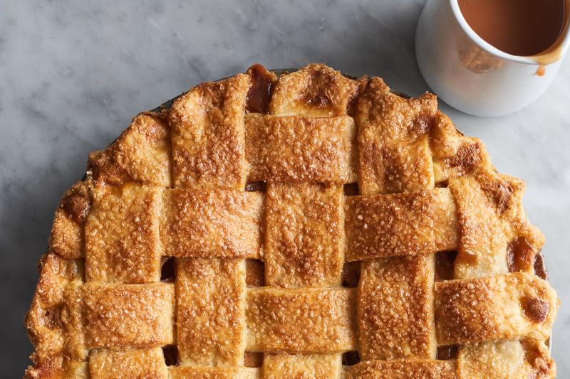 5 Washington Apple Desserts That Taste Like Fall - Decor Hint French Apple Pie from A la Mode Pies