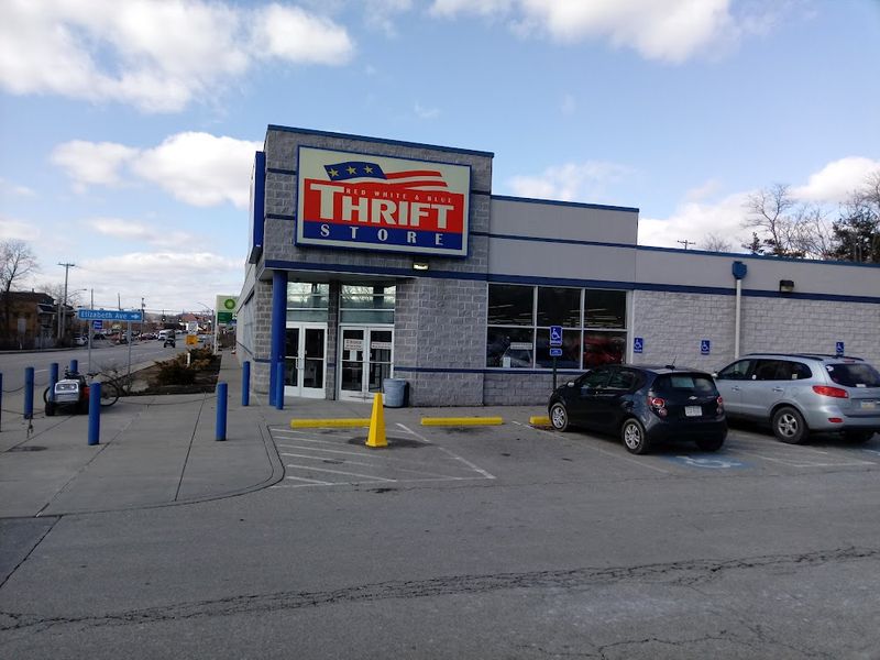 6 Pennsylvania Thrift Stores Packed With Timeless Home Treasures - Decor Hint Red White & Blue Thrift Store – Pittsburgh