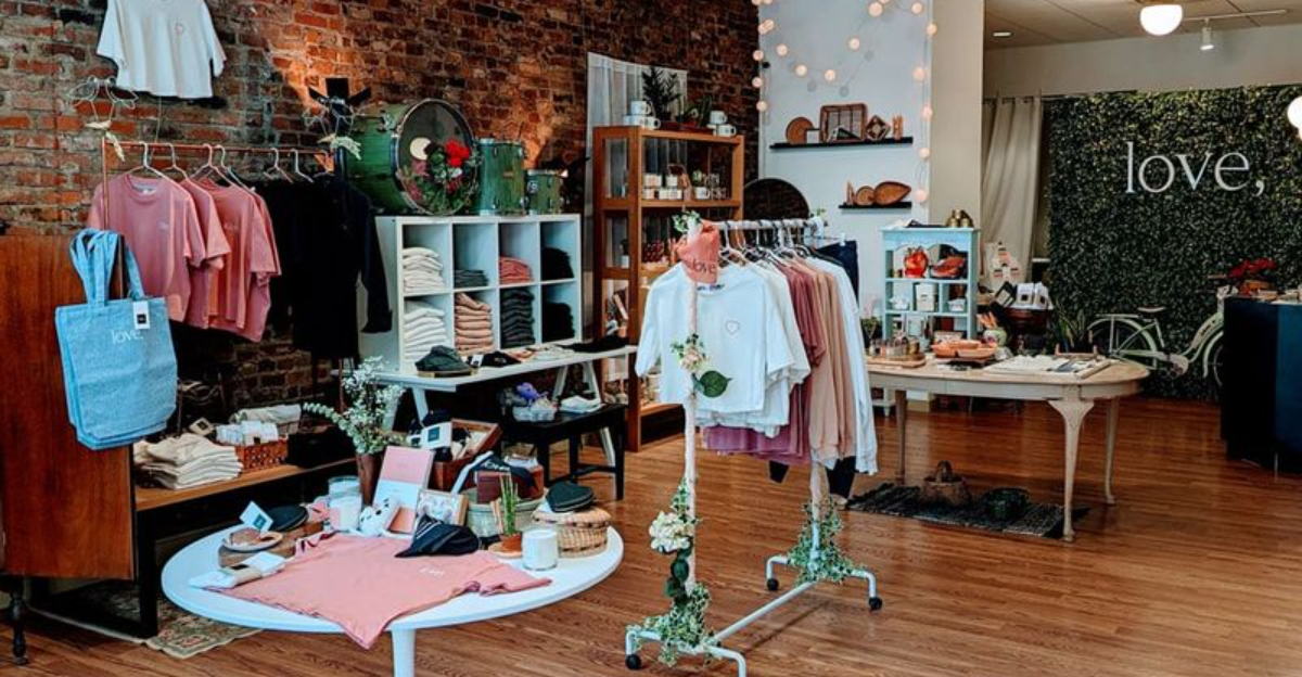 6 Pennsylvania Thrift Stores Packed With Timeless Home Treasures - Decor Hint 6 Pennsylvania Thrift Stores Packed With Timeless Home Treasures - Decor Hint