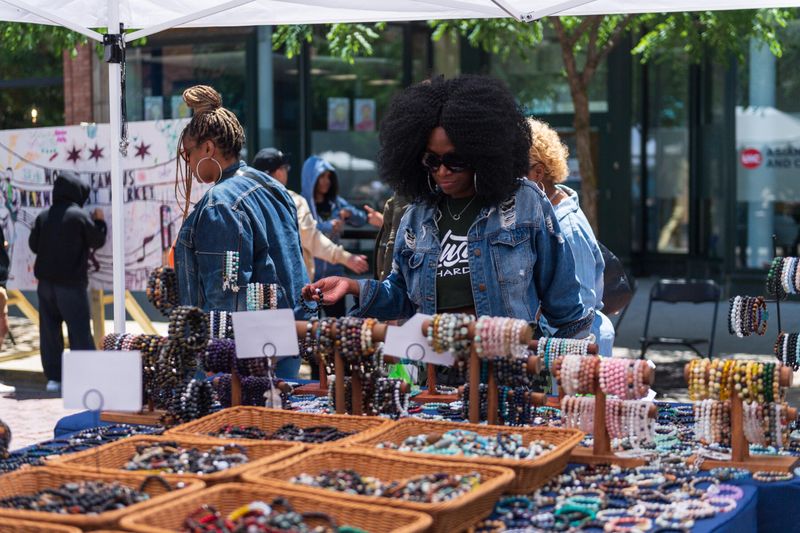 7 Illinois Vintage Shops Where Locals Score Retro Home Décor - Decor Hint The Vintage Marketplace