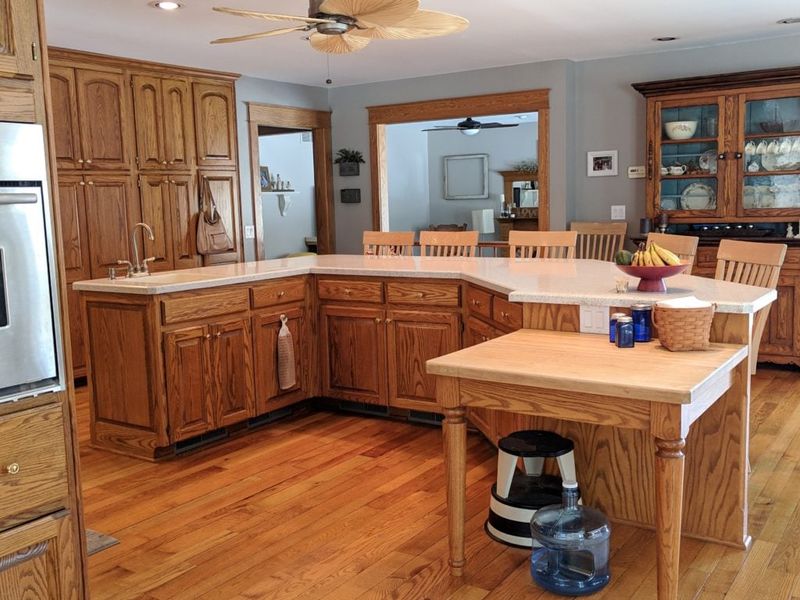7 Kitchen Quirks That Turn Off Tennessee Homebuyers And 5 Habits They Can't Stand According To Interior Designers - Decor Hint Outdated Oak Cabinets