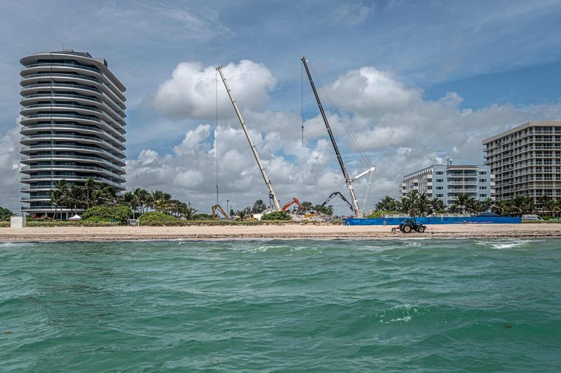7 Miami, Florida Condos Expected To See Price Declines By 2026 - Decor Hint Older Waterfront Buildings With Rising Insurance Costs