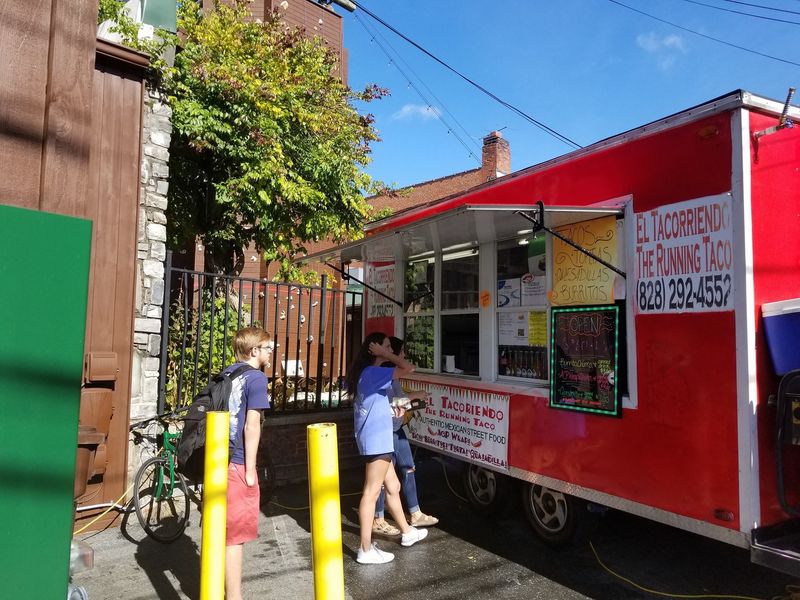 7 Taco Trucks In North Carolina Where The Salsa Steals The Show - Decor Hint El Tacorriendo – Charlotte, NC