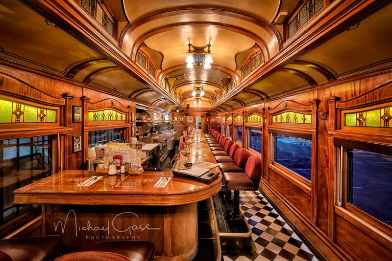 7 Washington Diners That Feel Like A Sunny Escape On Rainy Days - Decor Hint Frank's Diner – Spokane
