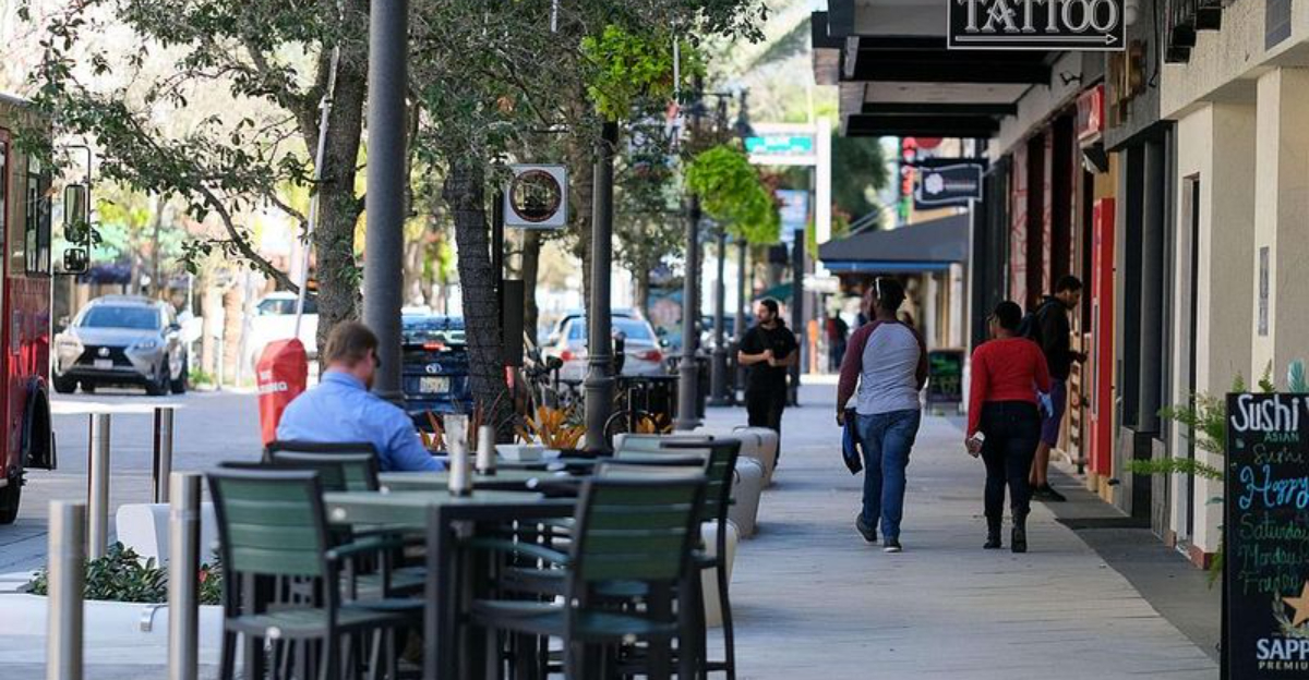 8 Historic Florida Streets With Curb Appeal Fails And 4 Needing Makeovers - Decor Hint
